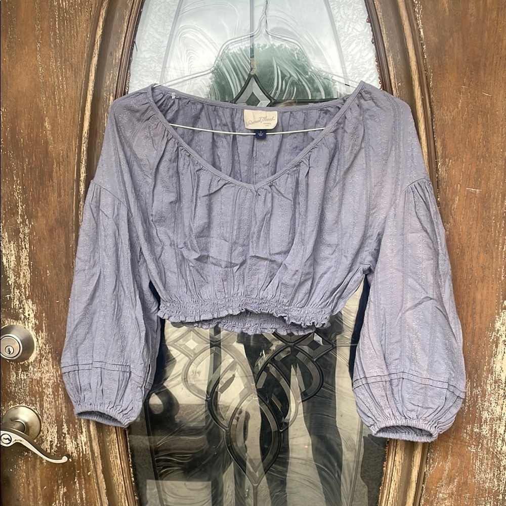 Universal  thread crop long sleeve top! small